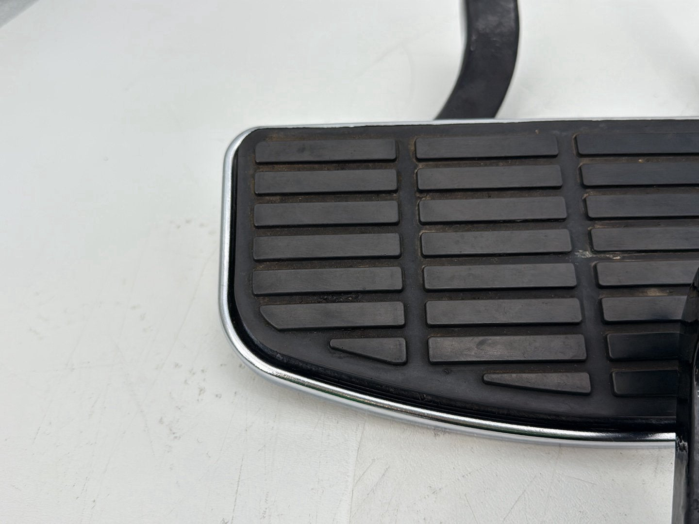 95 Harley Electra Touring Classic Left Right Driver &amp; Pass Floorboard Foot Rest
