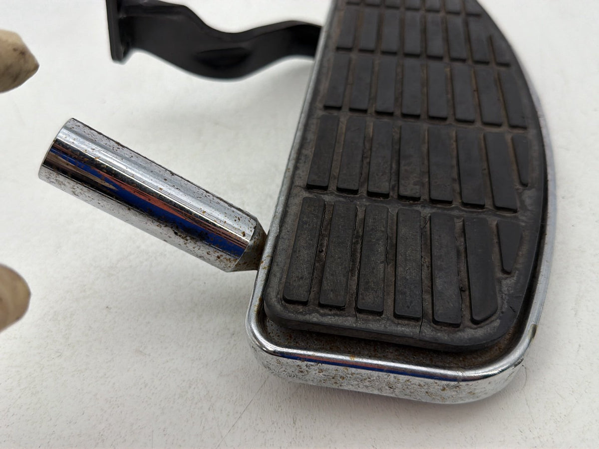 1996 Harley Softail FLSTC Heritage Classic OEM Left Driver 1 Floorboard Foot Rest