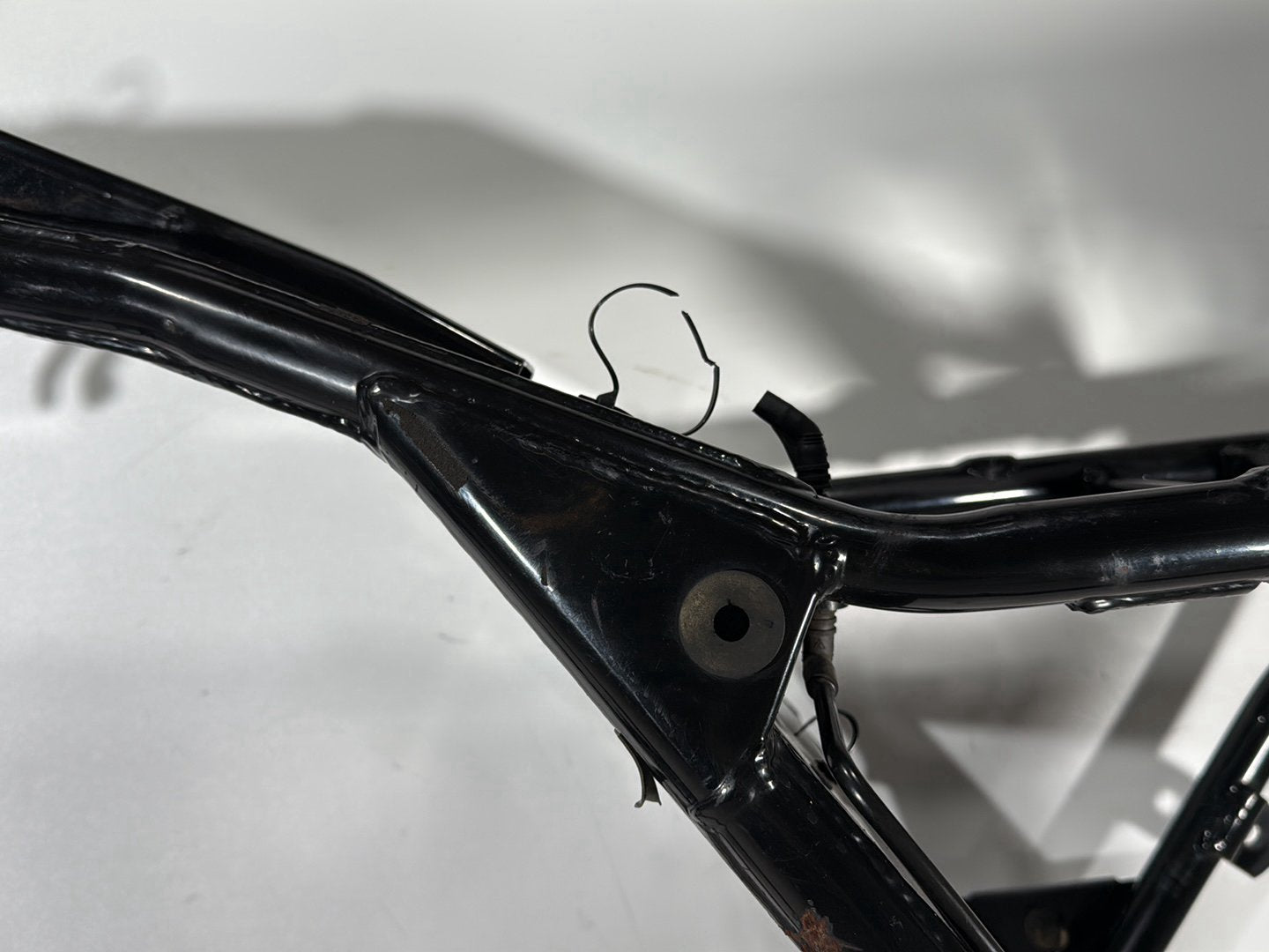 1999 - 2006 Harley-Davidson Touring Electra Glide Ultra Body Main Frame Chassis SLVG 47900-02A