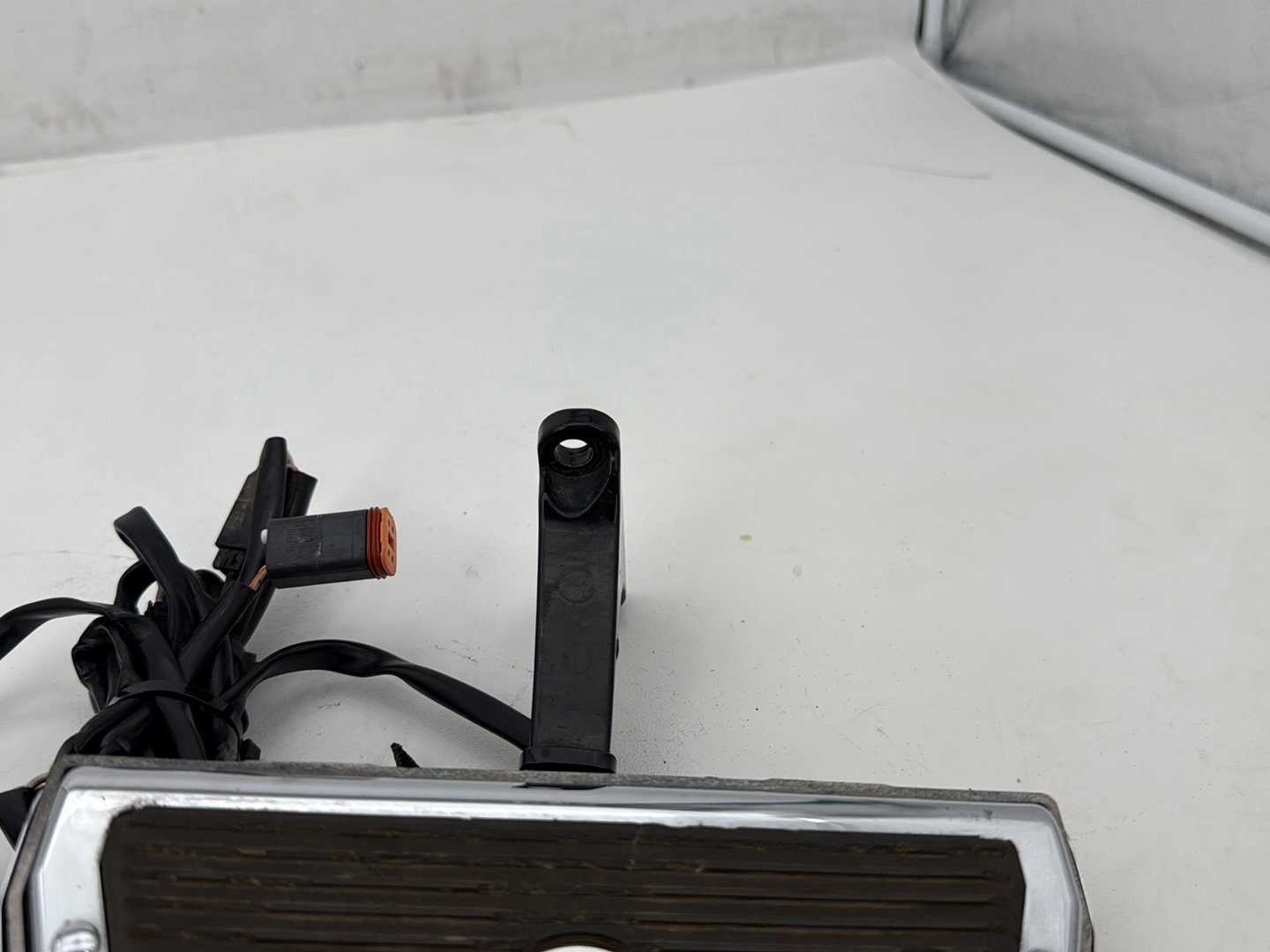 2011 Harley Road King Touring FLHRC Classic OEM Left & Right Passenger Floorboard Foot Rest
