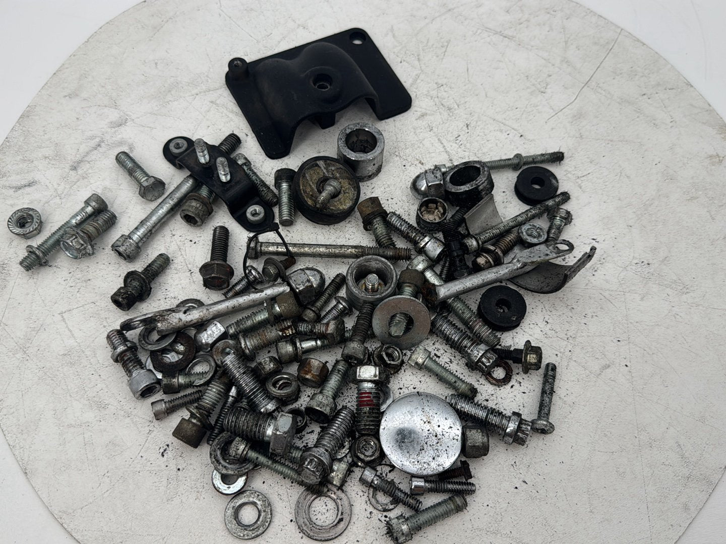 1999 - 2006 Harley-Davidson Dyna Low Rider Hardware Bolts Nuts & Brackets 37178-99
