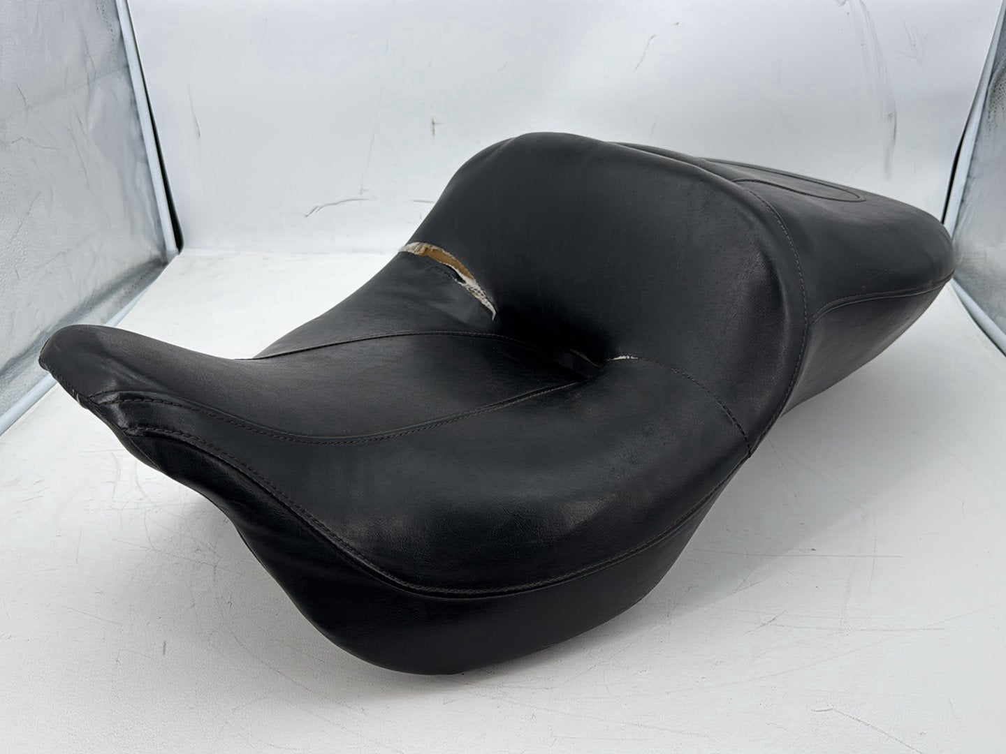 2008 Harley Touring FLHT Electra Glide OEM Passenger Rider Driver Seat Saddle