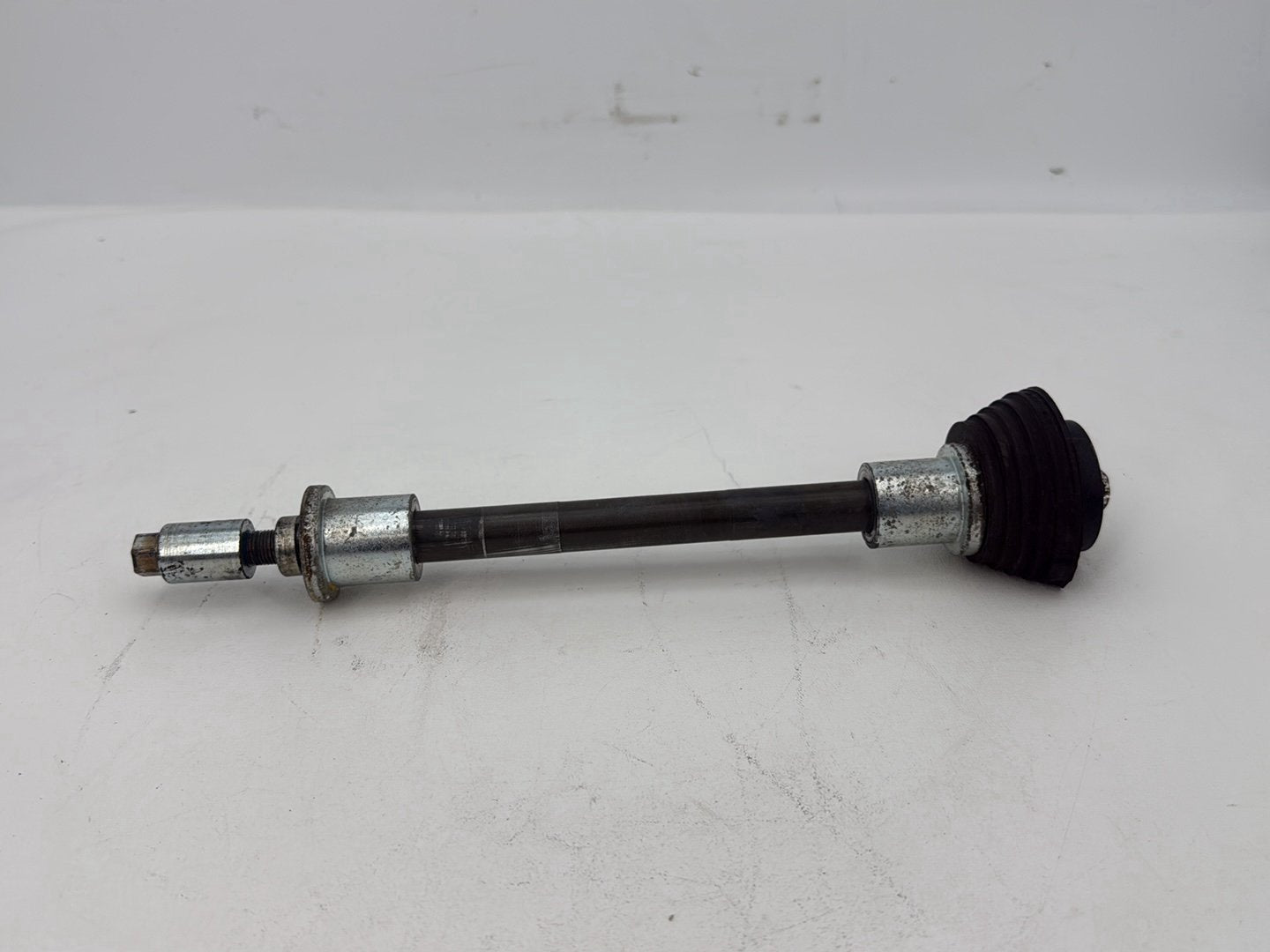 2007 - 2011 Harley-Davidson Touring Street Glide Rear Fork Swingarm Pivot Bolt Shaft 47505-02
