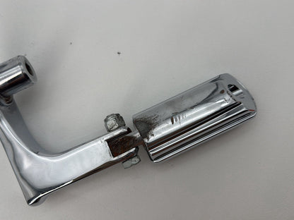 1999 - 2006 Harley-Davidson Dyna Wide Glide Right Driver Foot Controls Peg Rest 42481-92