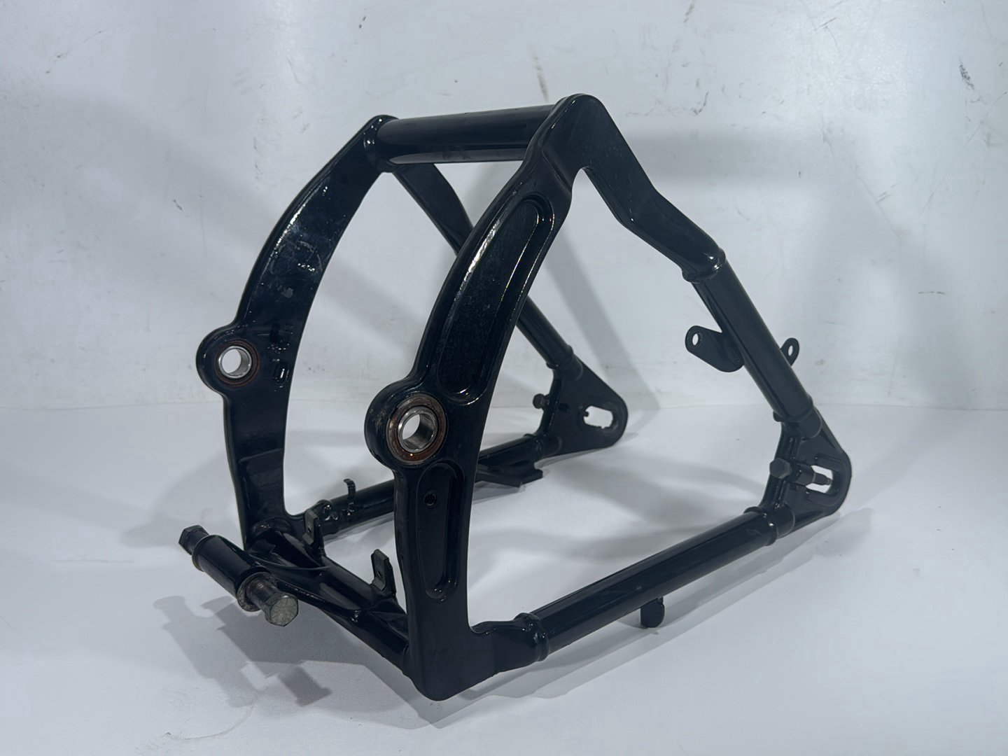 2004 Harley Softail FLSTC Heritage Classic OEM Rear Fork Swingarm Swing Arm