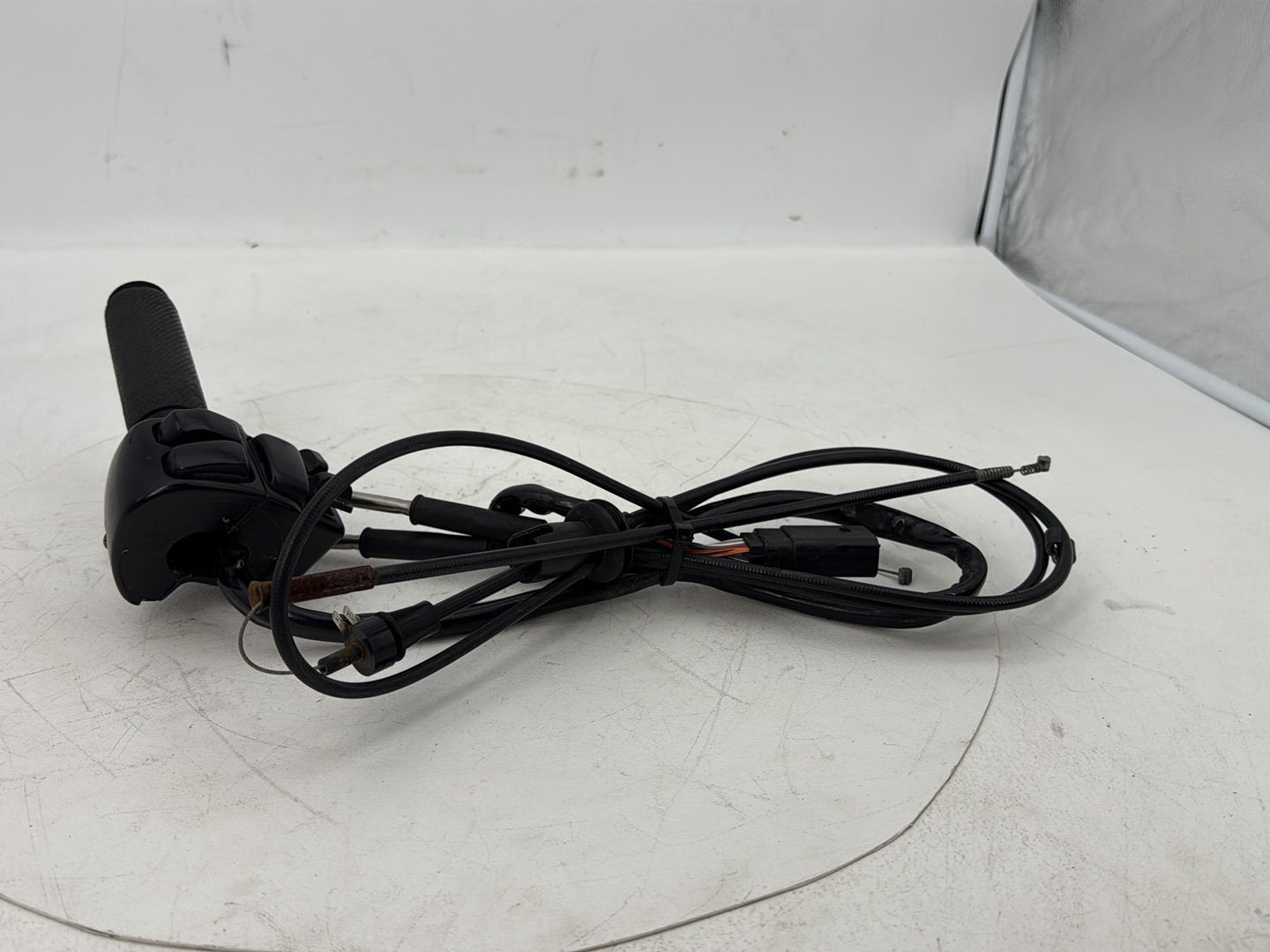 2007 - 2012 Harley-Davidson Touring Electra Glide Ultra Right Engine Start Kill Switches Controls w/ Hand Grip, Idle Throttle Cable Lines