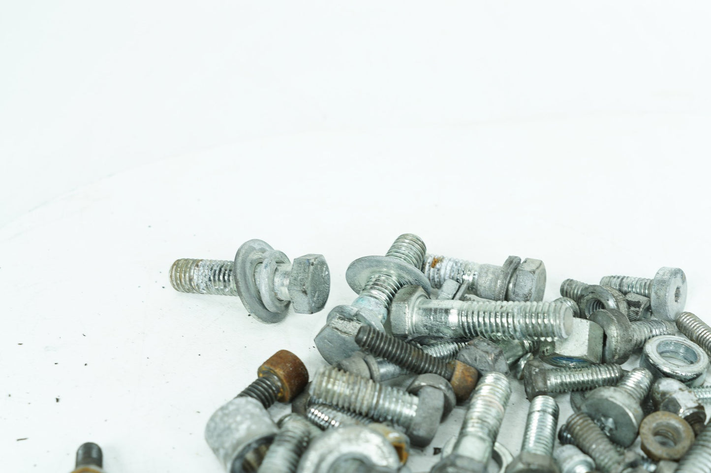 1999 - 2006 Harley-Davidson Touring Road King Hardware Bolts Nuts & Brackets