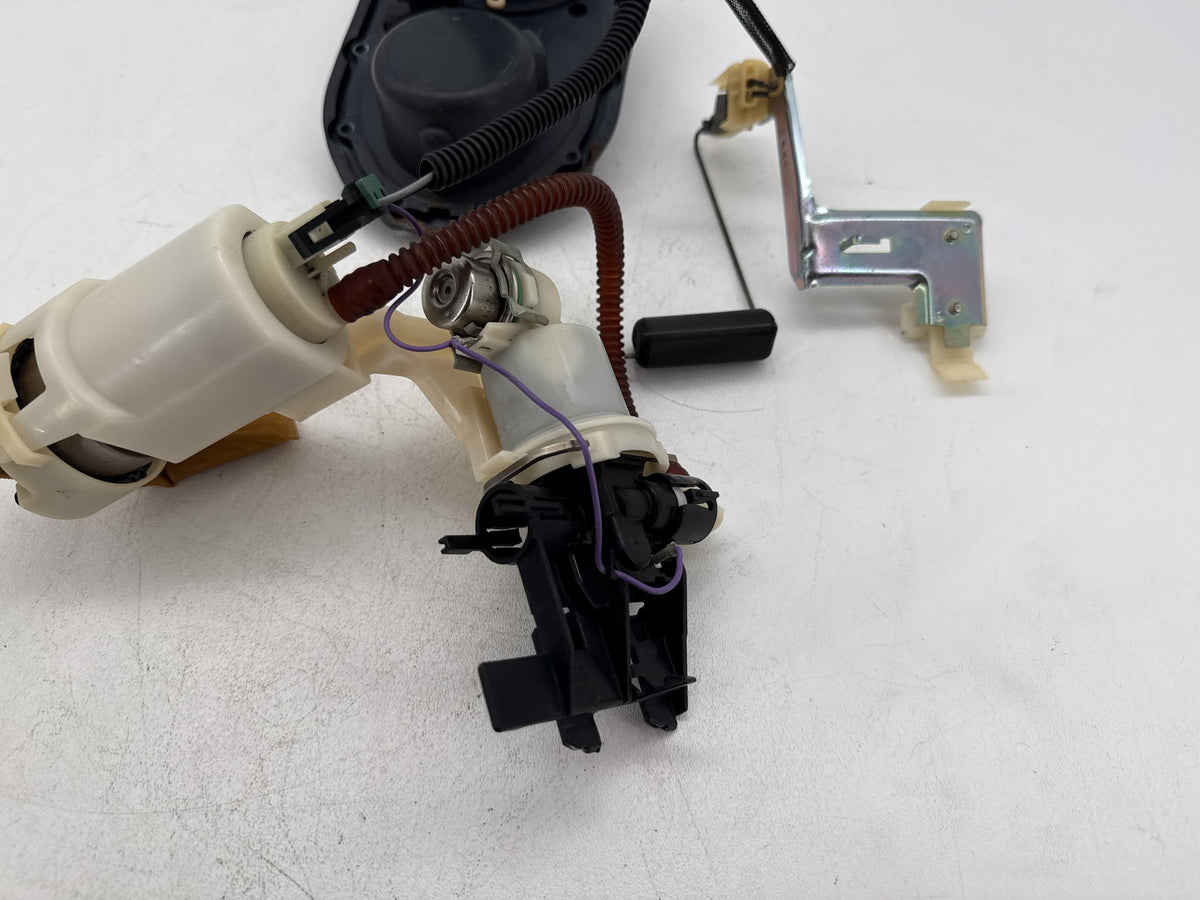 2014 Harley Dyna Switchback FLD OEM Fuel Pump Gas Gasoline Petrol Sending
