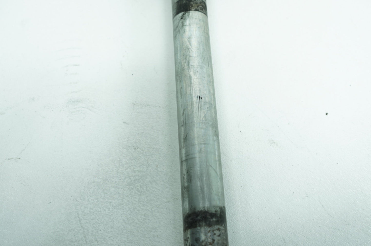 2008 - 2016 Harley-Davidson Touring Street Glide Rear Wheel Axle Bolt Shaft 41056-09