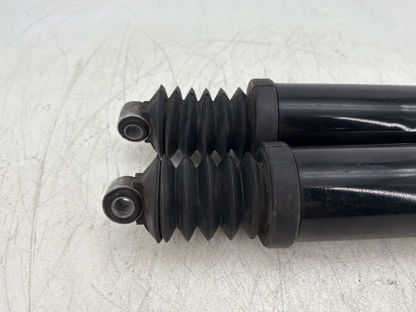 2004 Harley Road King Touring Custom FLHRSI OEM Rear Left Right Shock Absorbers