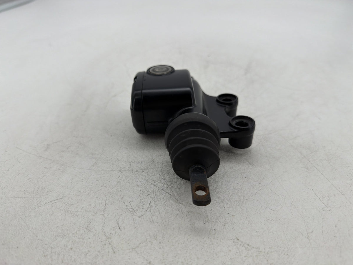 2011 Harley Road King Touring FLHR OEM Rear Brake Master Cylinder Reservoir