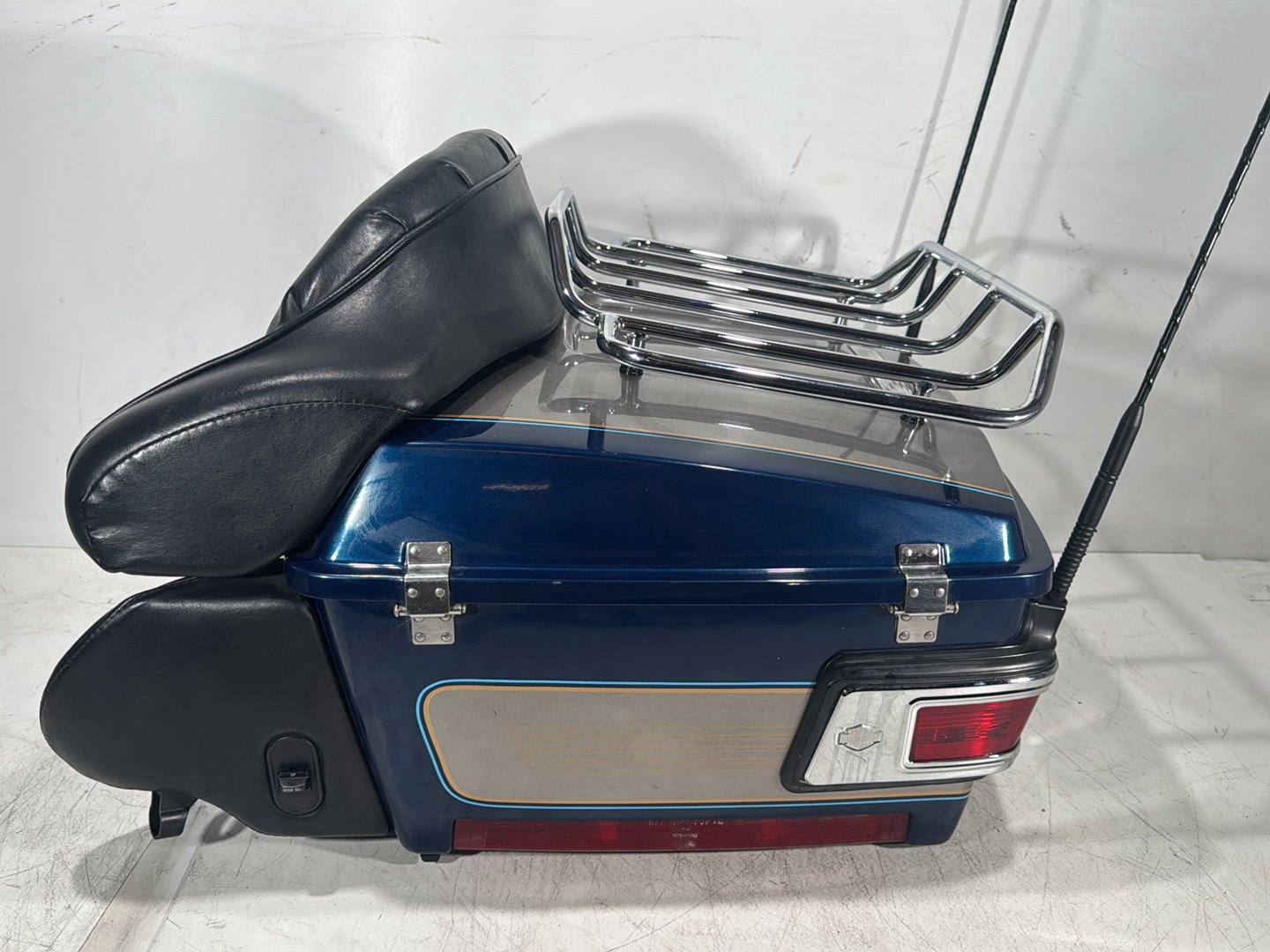 1998 Harley Touring FLHTCUI Electra Glide Ultra OEM Pass Backrest Tour Pak Luggage NOKey