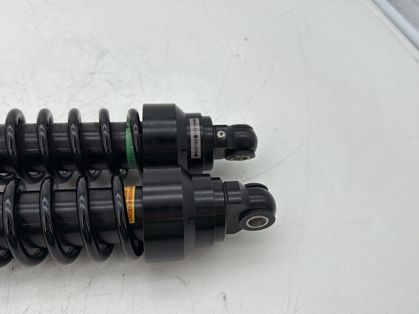 2005 Harley Touring FLHRCI Road King Classic OEM Rear Left Right Shock Absorbers