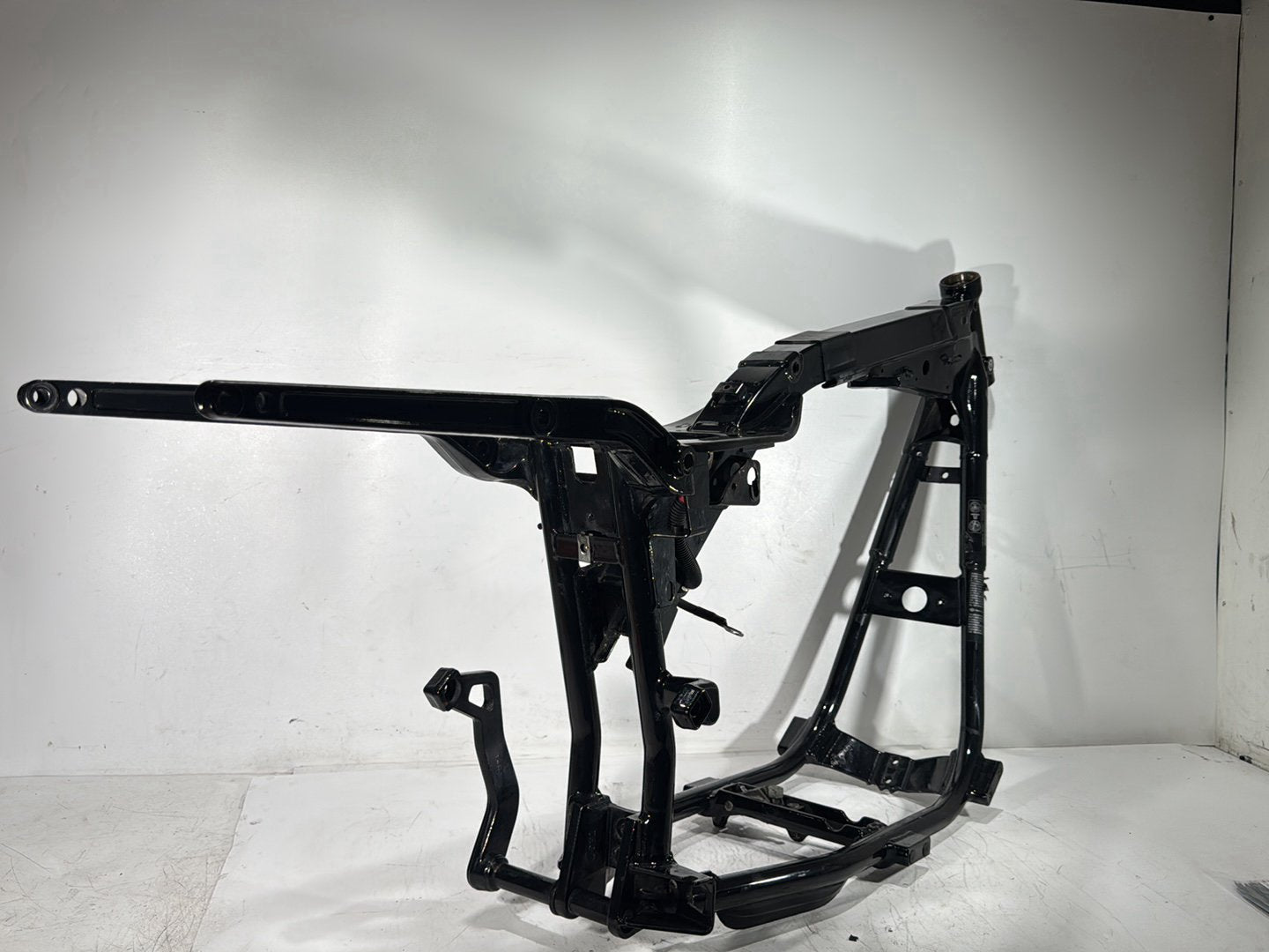 2003 Harley Dyna Wide Glide FXDWG OEM Body Main Frame Chassis CLN CLR