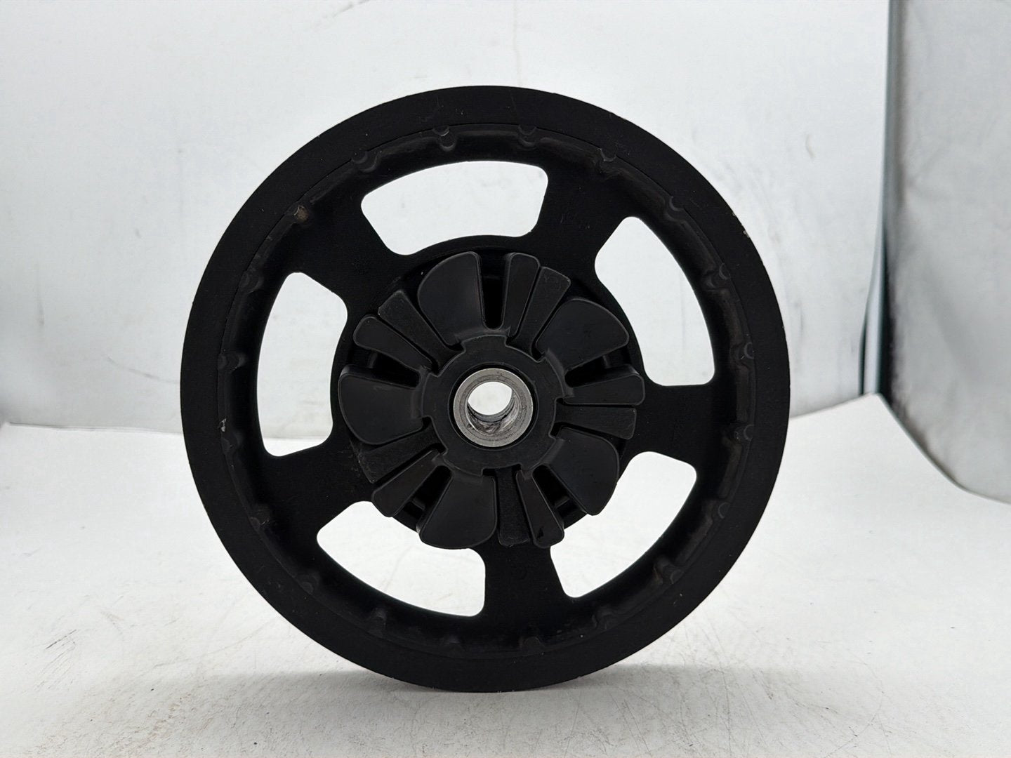 2013 Harley Street Glide Touring FLHX OEM Rear Driver Pulley Sprocket 68T 1"