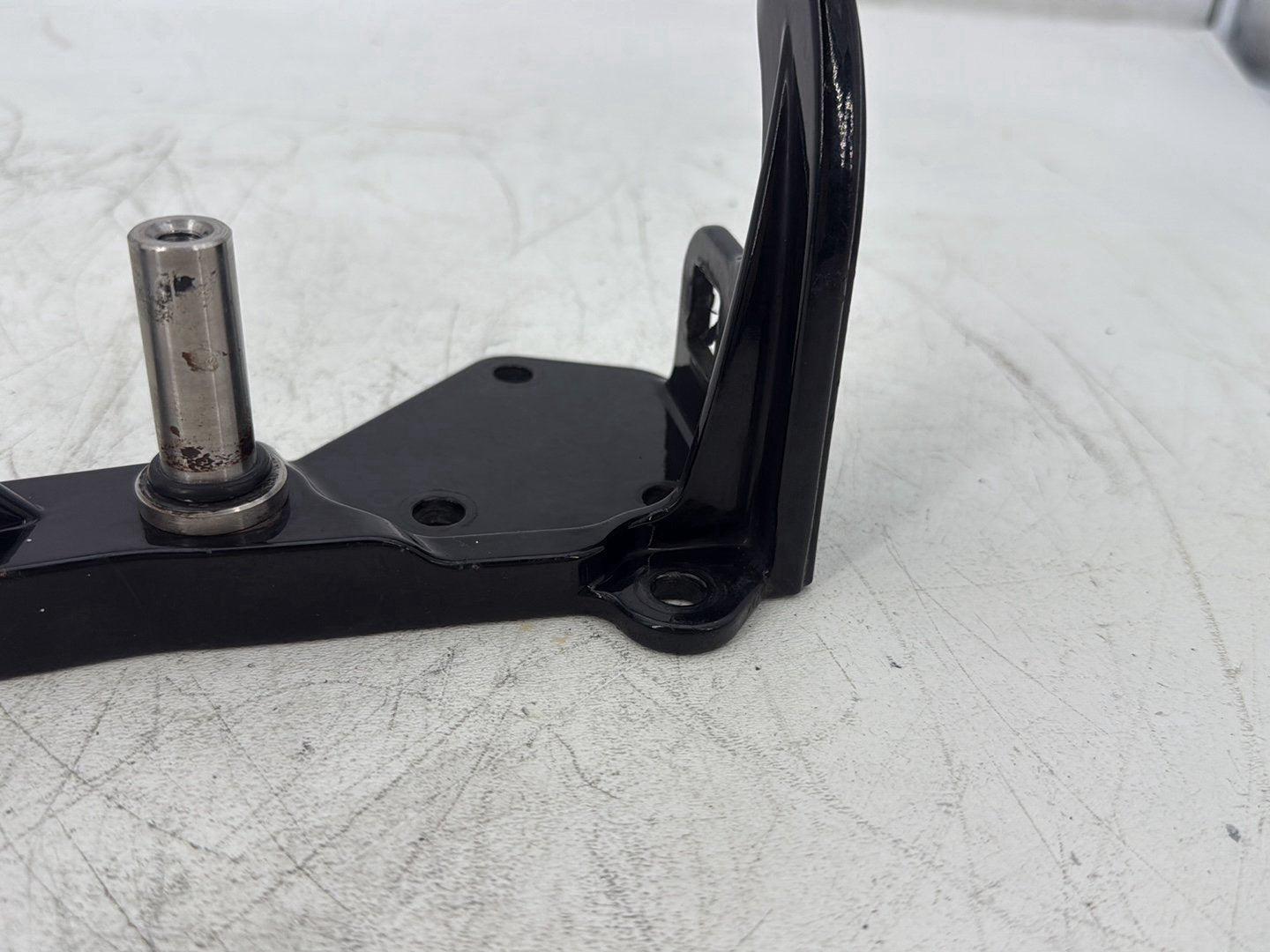 2006 Harley Softail FLSTCI Heritage Classic OEM Right Driver Footpeg Bracket Mount