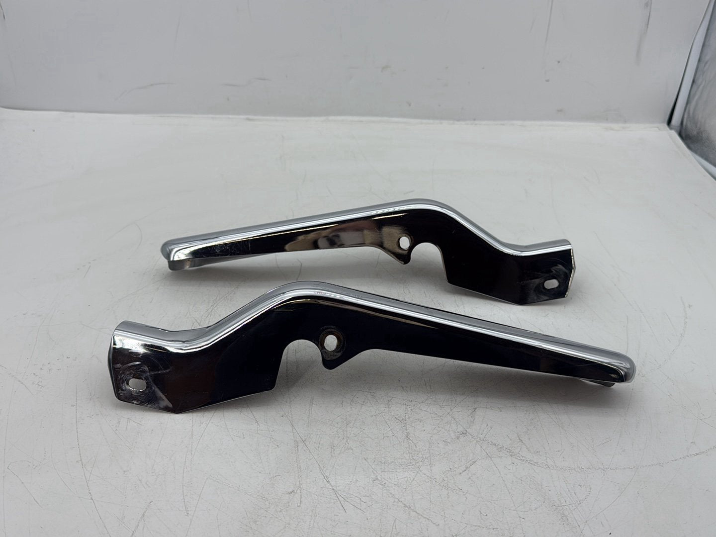 2007 Harley Touring FLHTCU Electra Glide Ultra OEM Rear Left Right Fender Struts Bracket