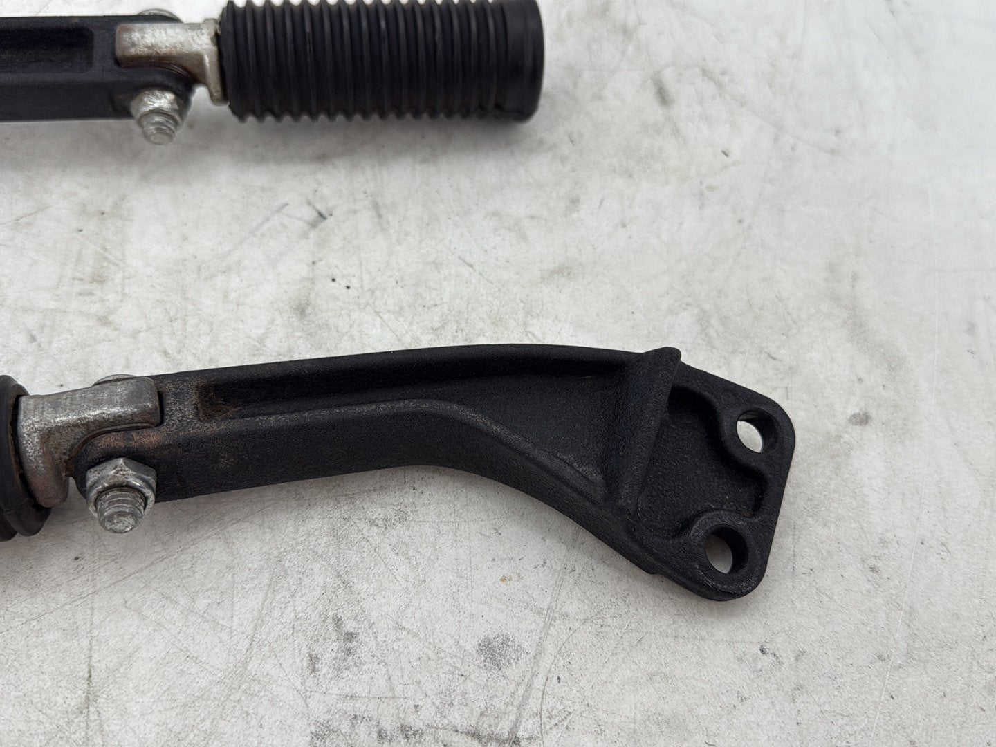 2012 Harley Dyna FXDF Fat Bob OEM Passenger Left & Right Foot Pegs