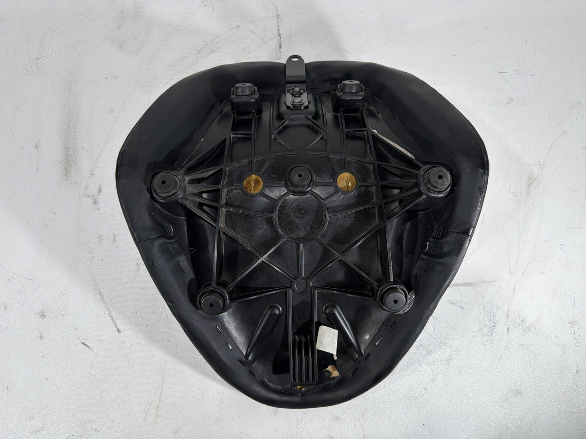 2020 Harley Softail Standard FXST OEM Rider Driver Solo Seat Pillion