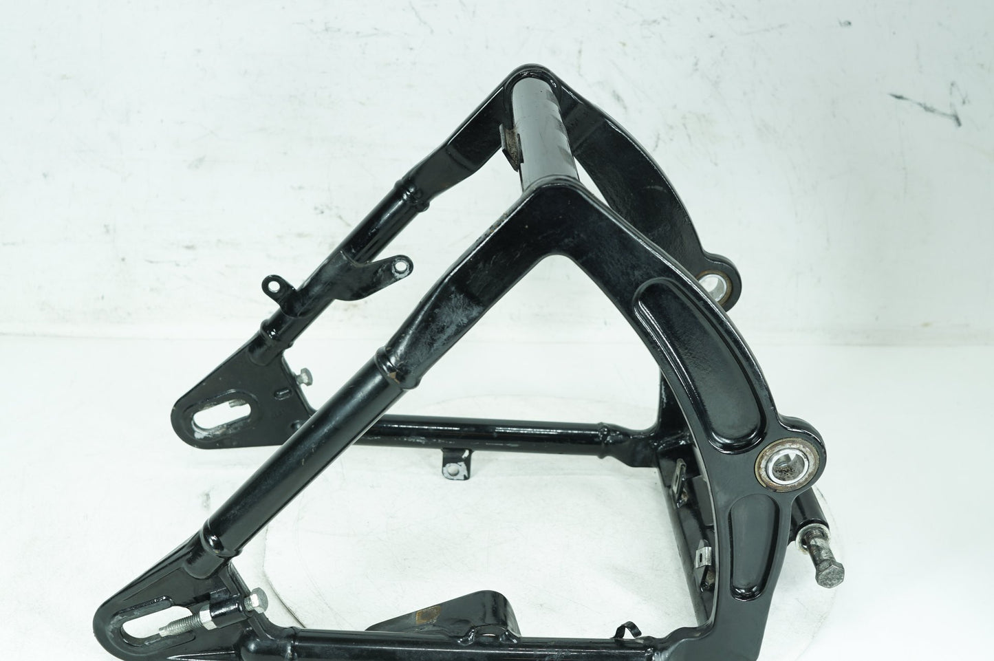 1999 - 2006 Harley-Davidson Softail Fat Boy Rear Fork Swingarm Swing Arm 47573-00A