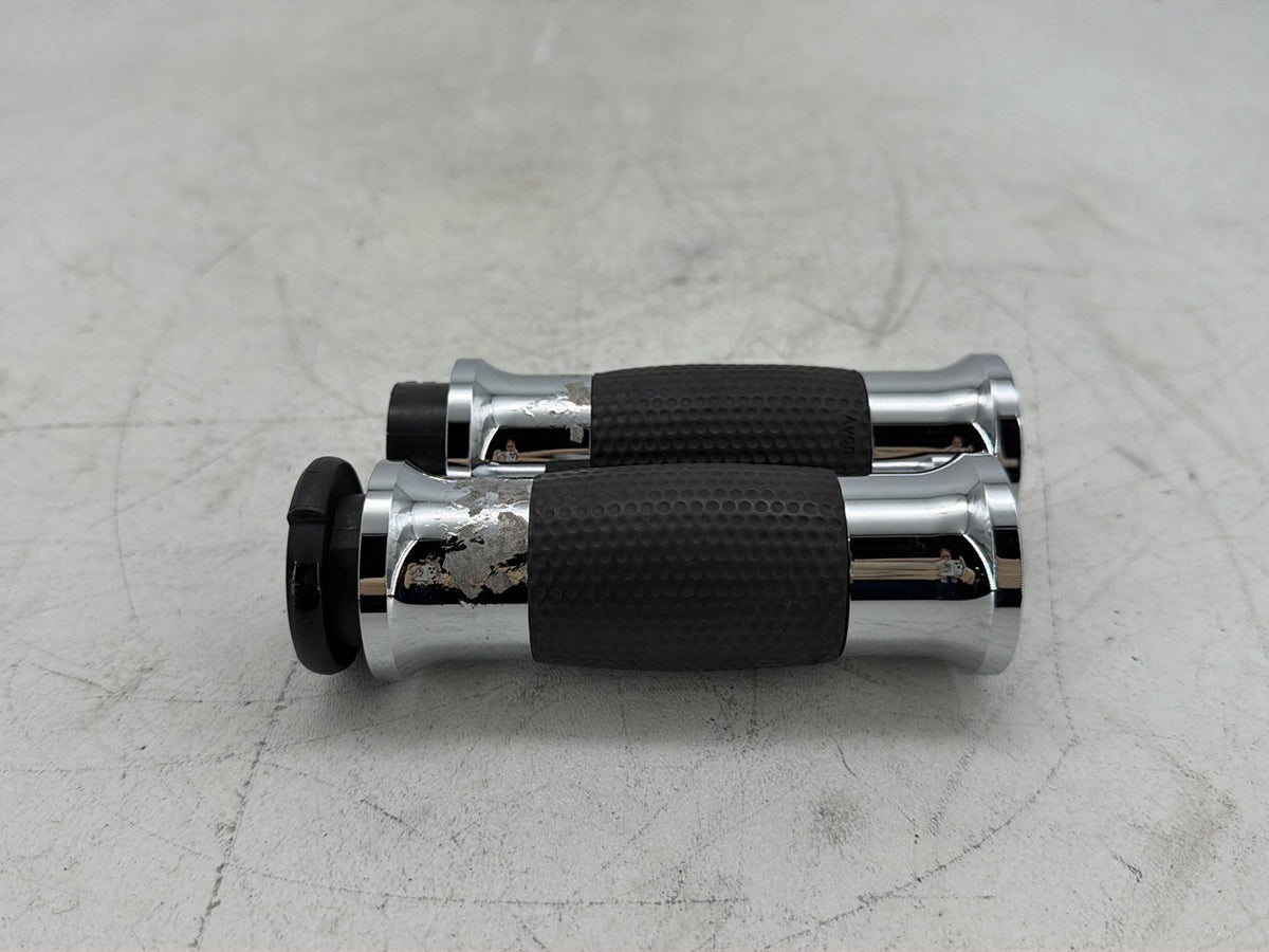 2005 Harley Softail Fat Boy FLSTF OEM Front Left Right Handgrip Hand Grips