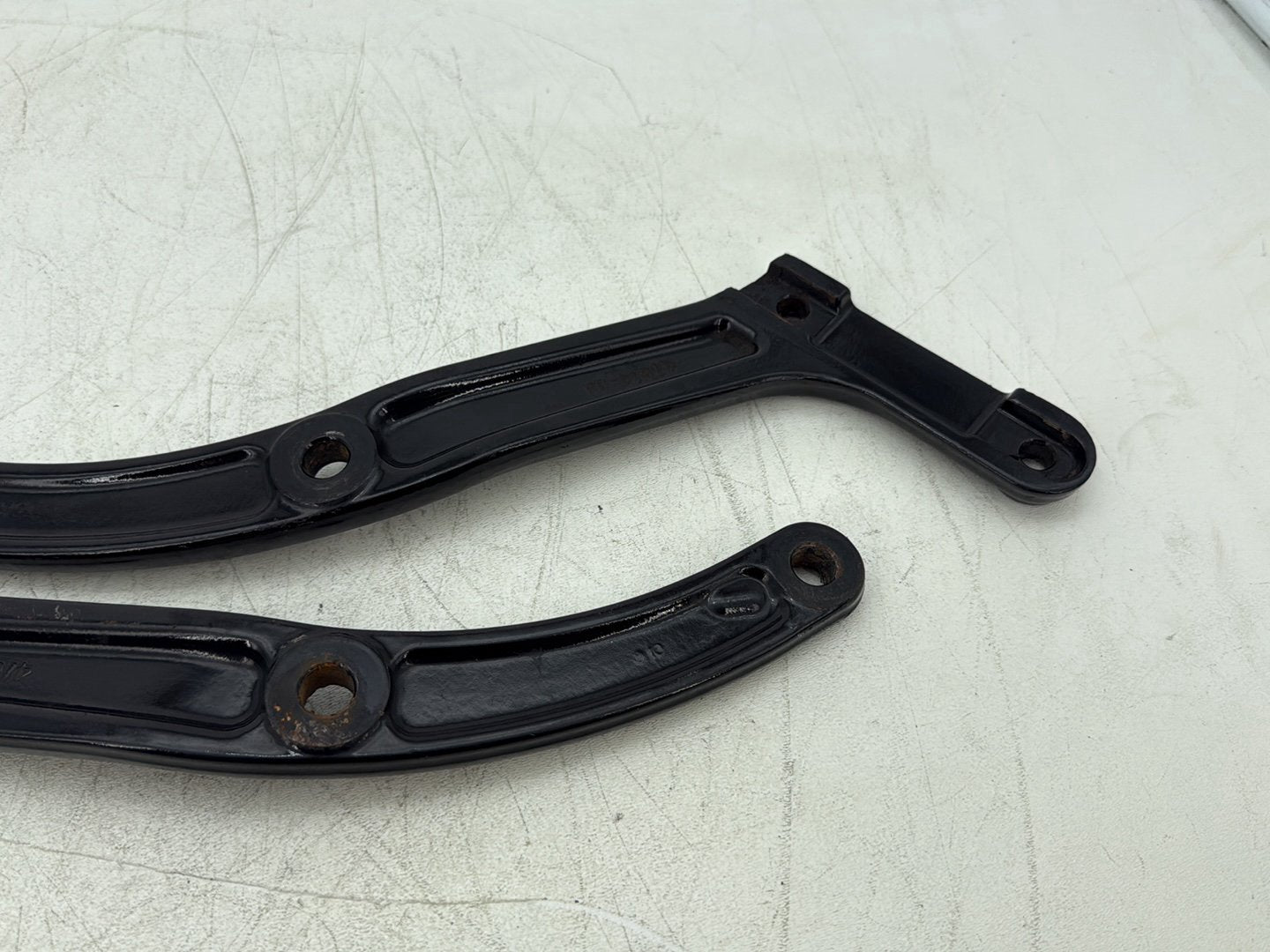 2011 Harley Softail FLSTFB Fat Boy OEM Rear Left & Right Fender Support Bracket