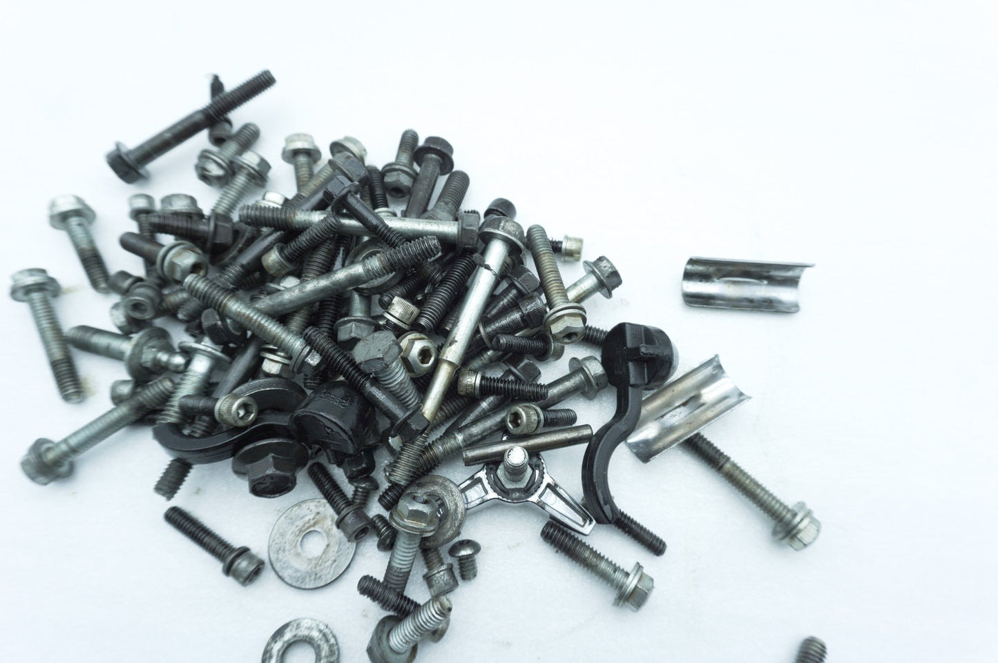 2007 - 2011 Harley-Davidson Touring Street Glide Engine Motor Hardware Bolts Brackets Bushing