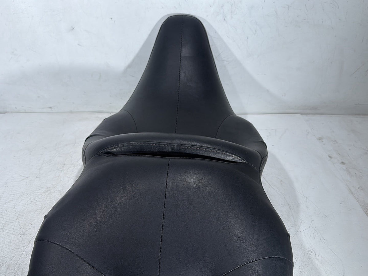 2007 Harley Electra Glide Touring Ultra OEM Passenger Rider Driver Seat Saddle