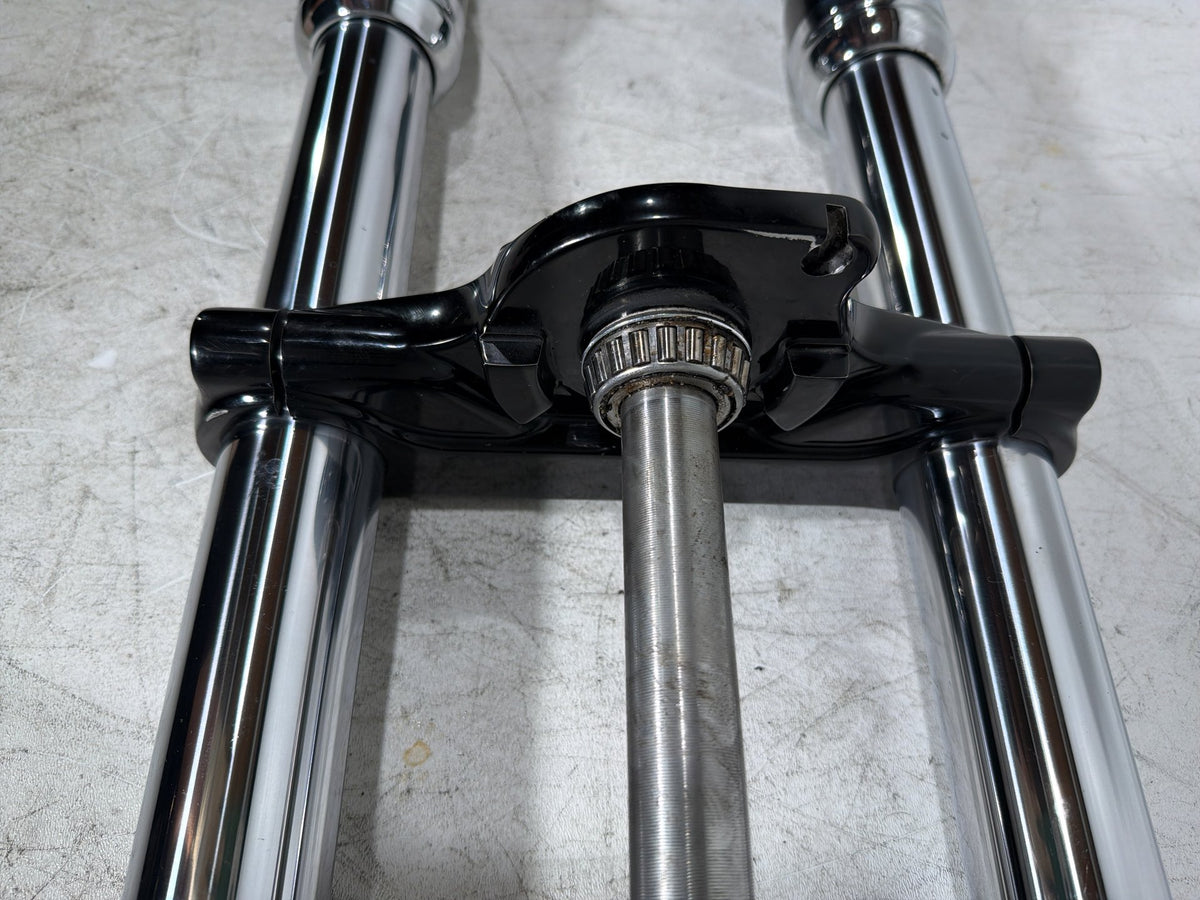 2017 Harley Dyna Street Bob OEM Front Triple Tree Set & LH RH Fork Legs Sliders