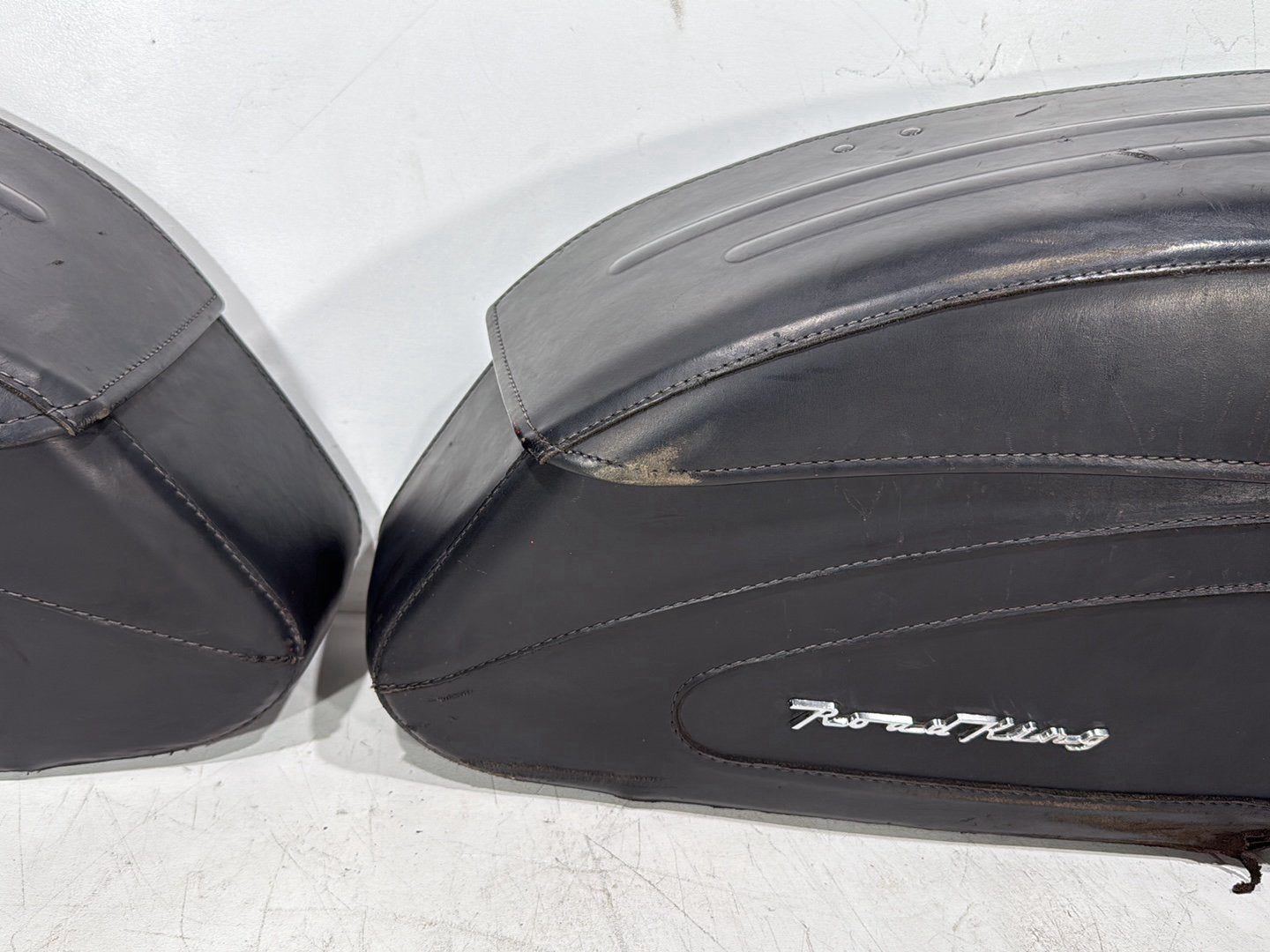 2004 Harley Road King Touring Custom FLHRSI OEM Rear Left Right Saddlebags Luggage Leather