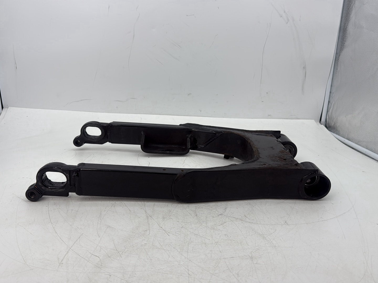 2007 Harley Touring FLHTCU Electra Glide Ultra OEM Rear Fork Swingarm Swing Arm