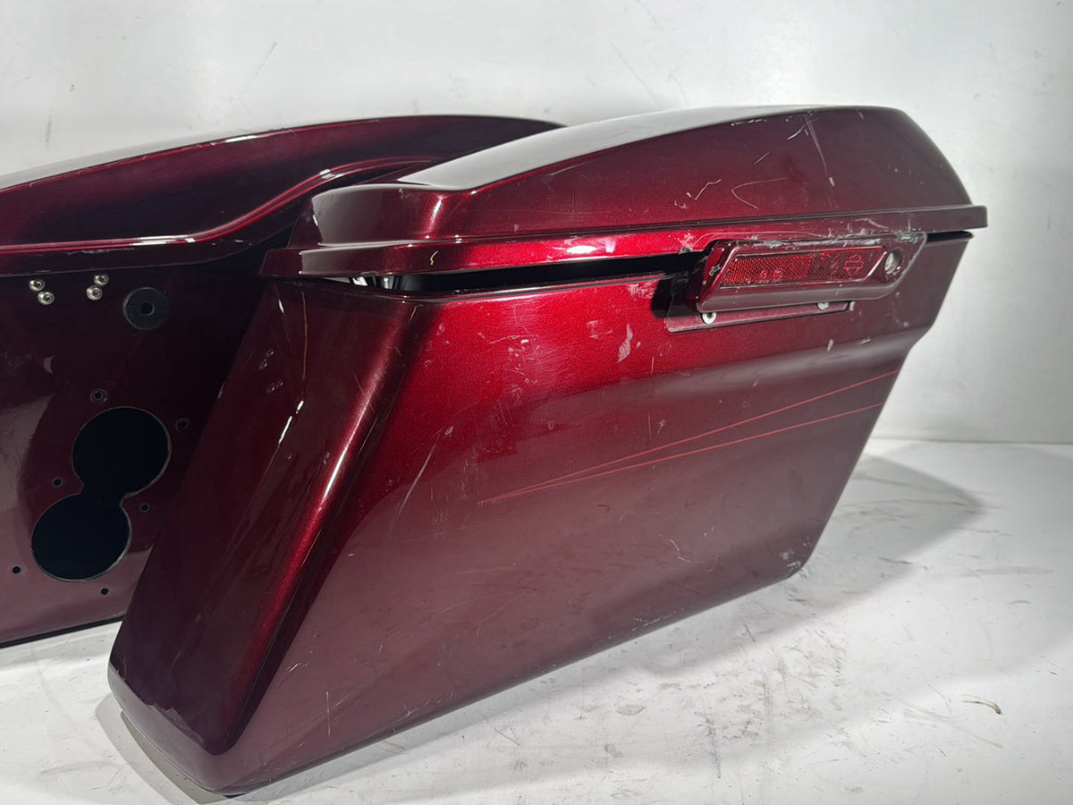 2014 Harley Street Glide OEM Left 1 Saddlebag Luggage NO Key SCRATCHED