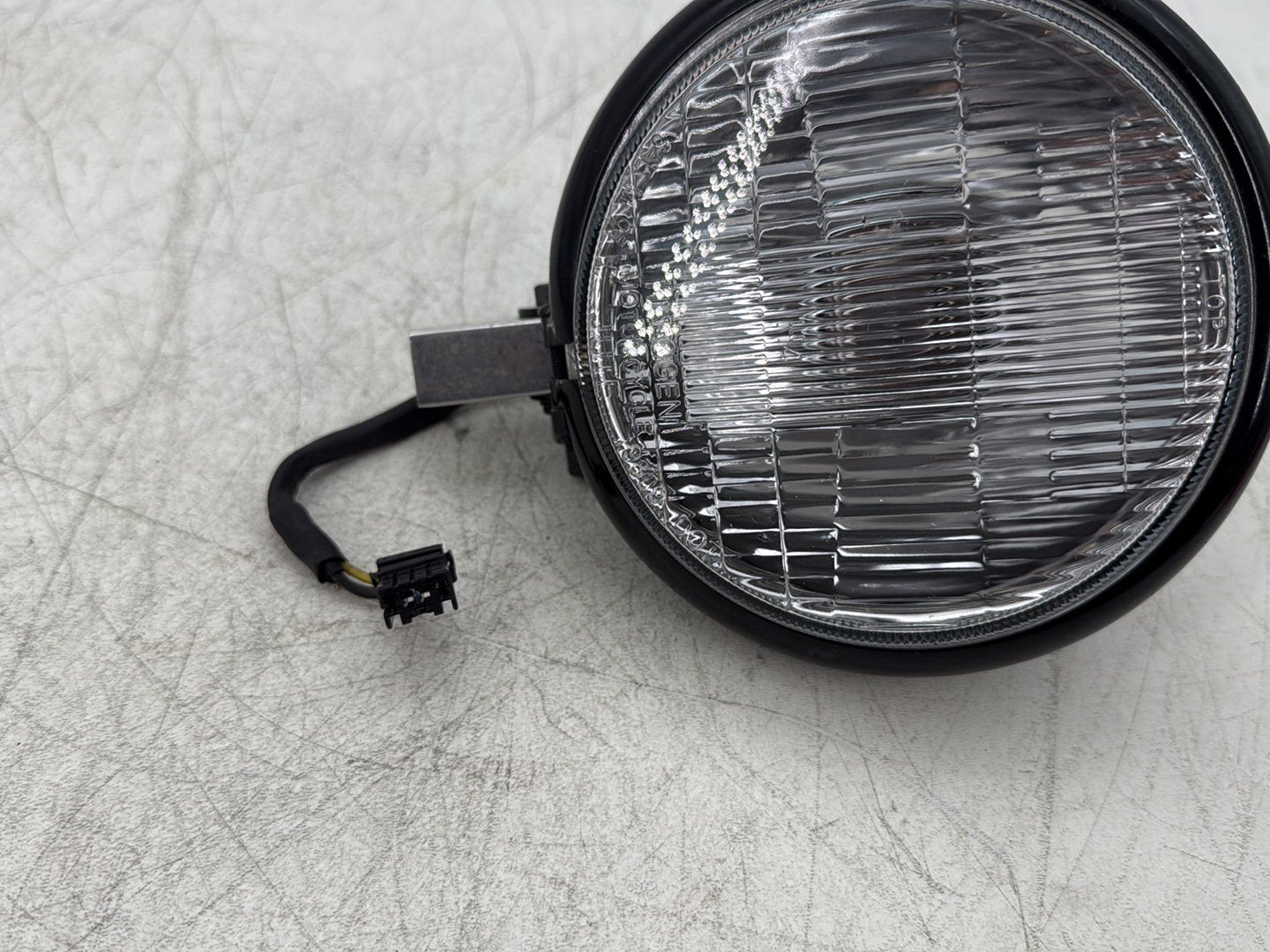 2007 Harley Dyna Street Bob FXDBI OEM Headlight Headlamp Head Light Halogen