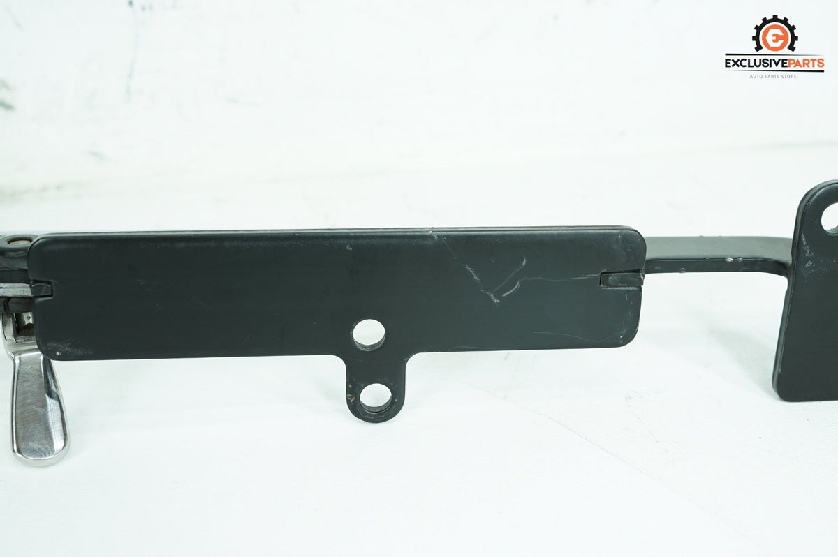 2010 Harley-Davidson Touring FLHTCU - Passenger Left & Right Foot Pegs