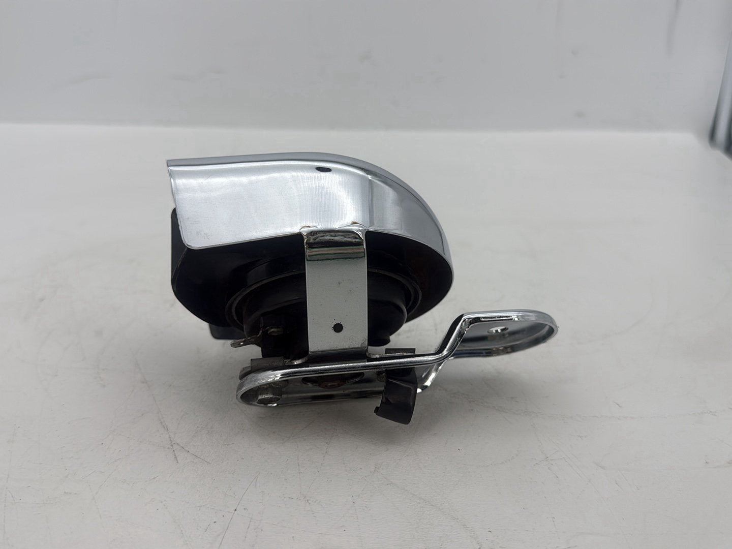 2005 Harley Touring FLHRCI Road King Classic OEM Horn Signal Klaxon Chrome Cover