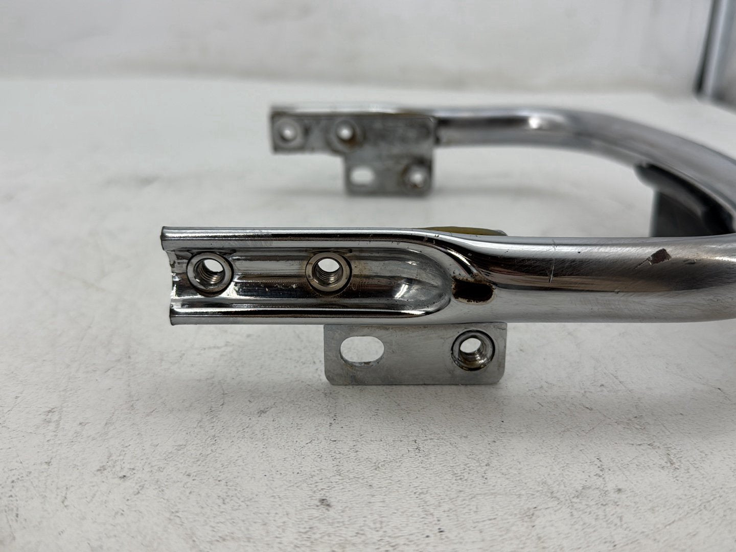 2007 Harley Street Glide Touring FLHX OEM Rear License Plate Support Bar Holder