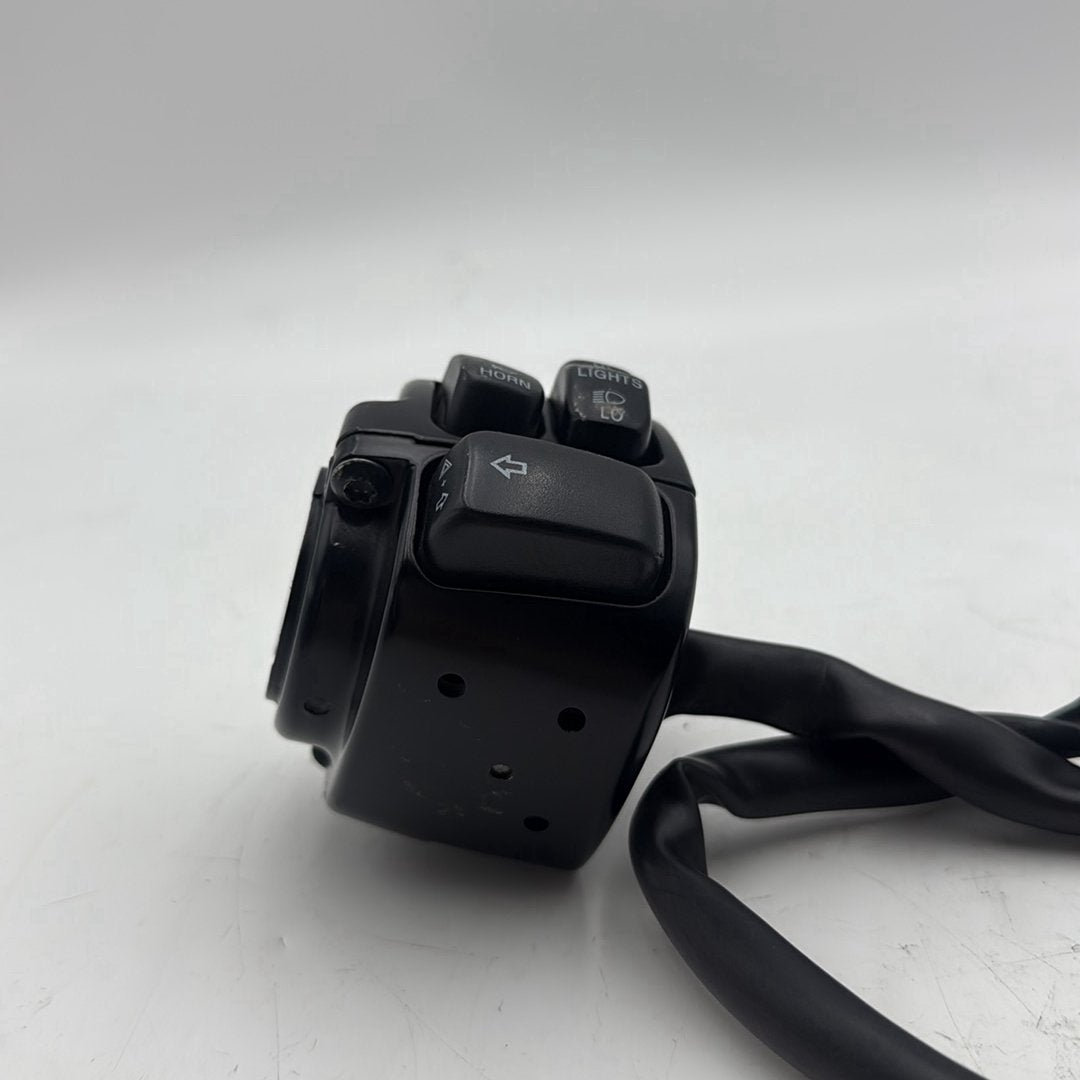 1999 - 2006 Harley-Davidson Softail Night Train Left Turn Signal Headlight Switches Controls  	71685-06A