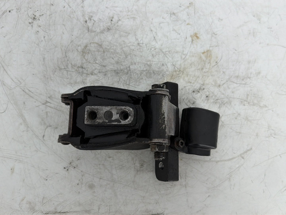 2008 Harley Touring FLHTCUI Electra Glide Ultra OEM Engine Motor Mount Bracket