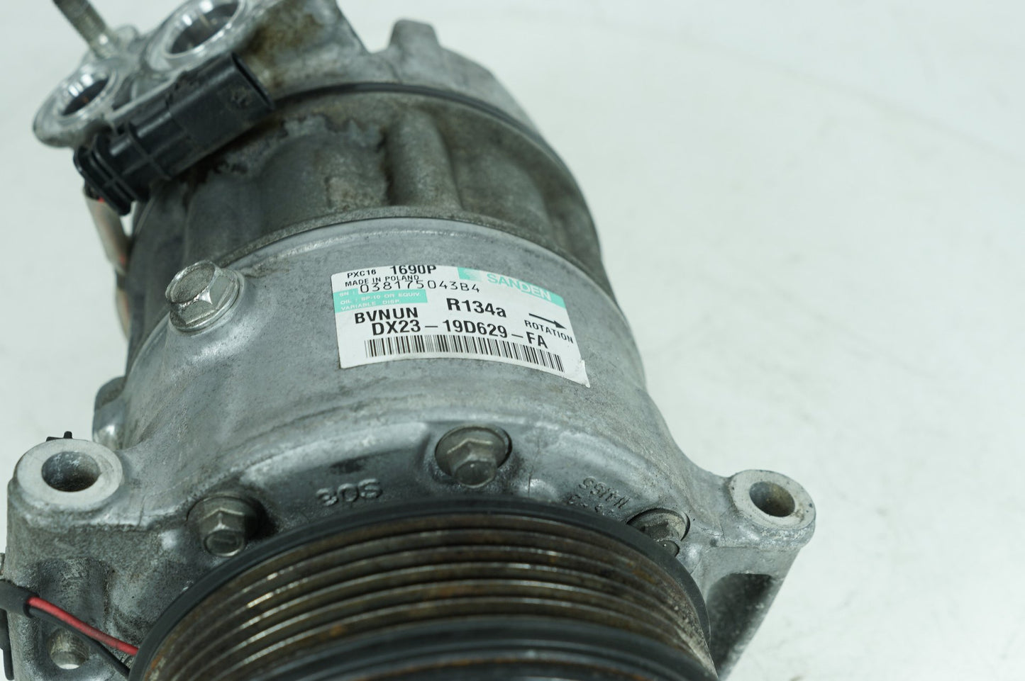 2013 - 2015 Jaguar XF  Air Conditioning Compressor Bracket