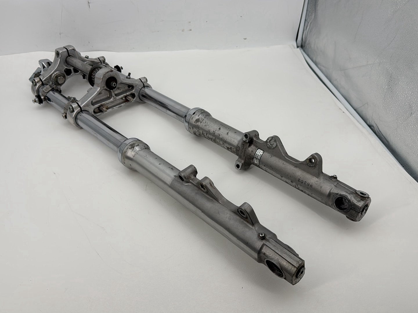 1999 - 2006 Harley-Davidson Dyna Low Rider Front Triple Tree Set & LH RH Fork Legs Sliders Left right front fork legs sliders
