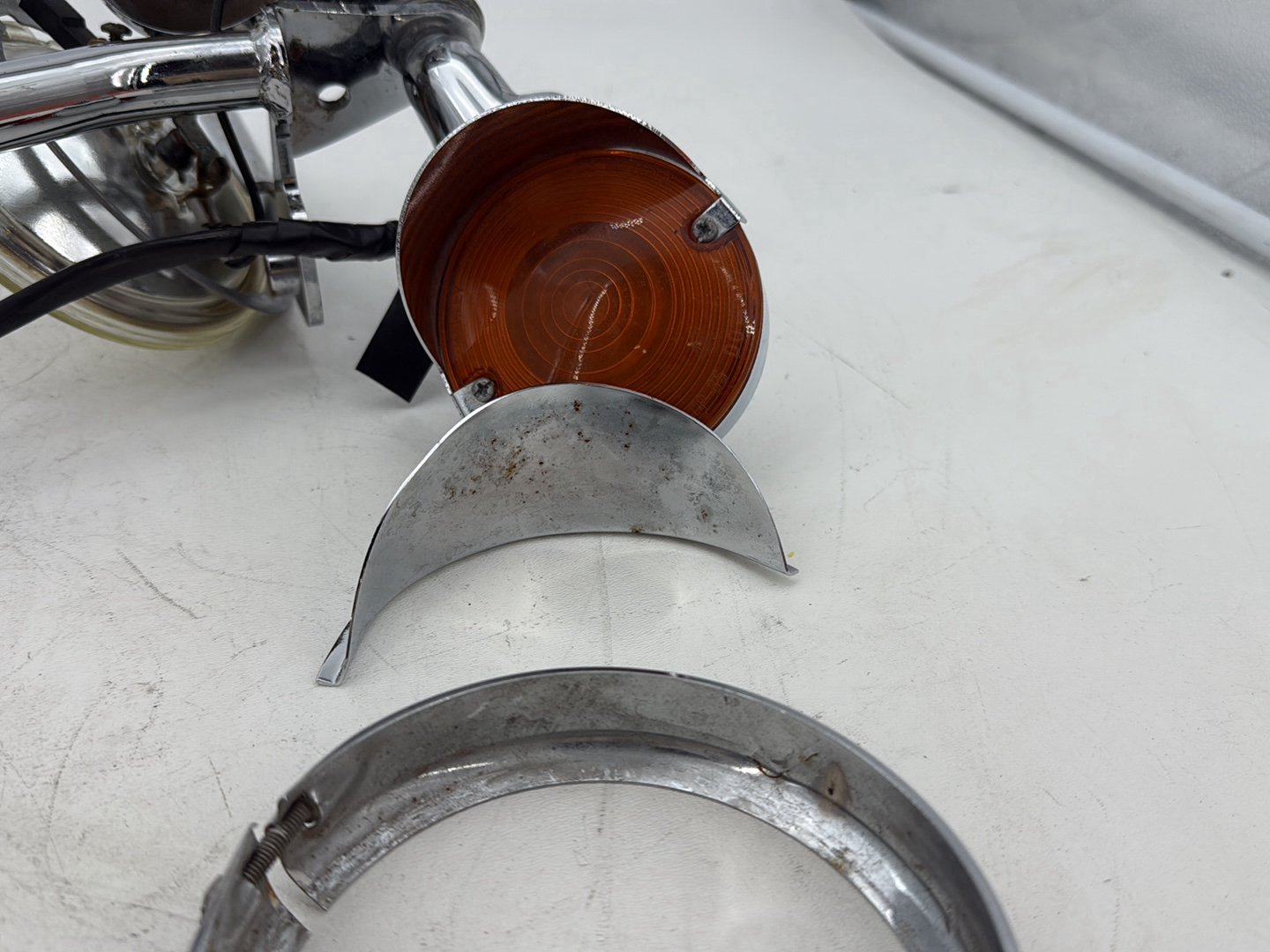 2005 Harley Heritage Softail Classic Front Turn Signal Indicators Aux Light Bar