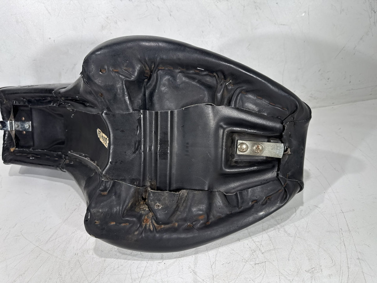 01 Harley Softail Standard FXST OEM Passenger Rider Driver Seat Saddle 52560-00
