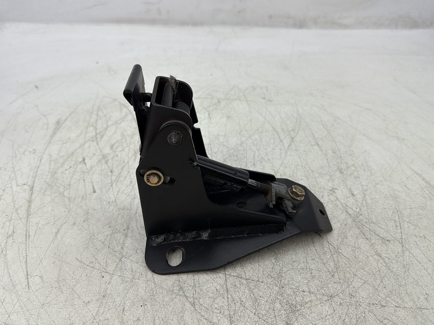 1998 Harley Touring FLHTCUI Electra Glide Ultra OEM Adjustable Rider Backrest Lift Mount 52482-01A