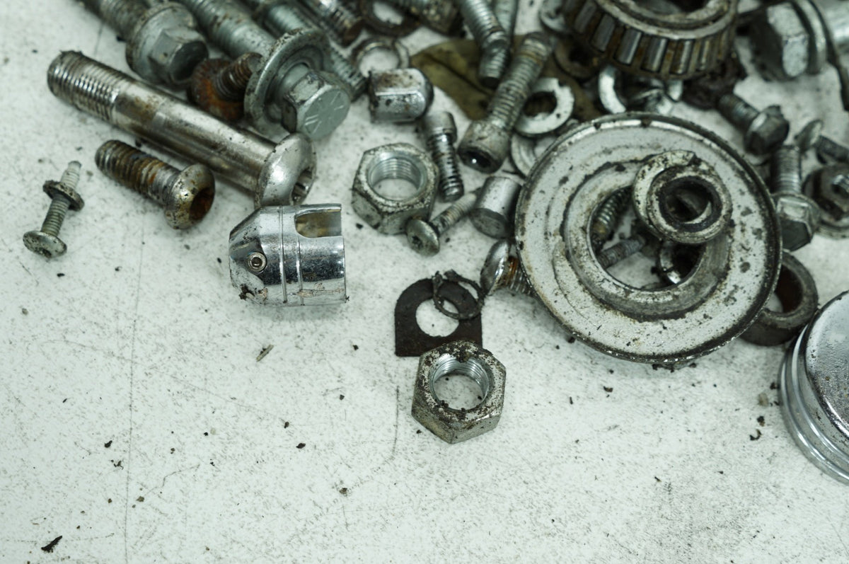 2005 Harley-Davidson Dyna FXDL - Hardware Bolts Nuts & Brackets