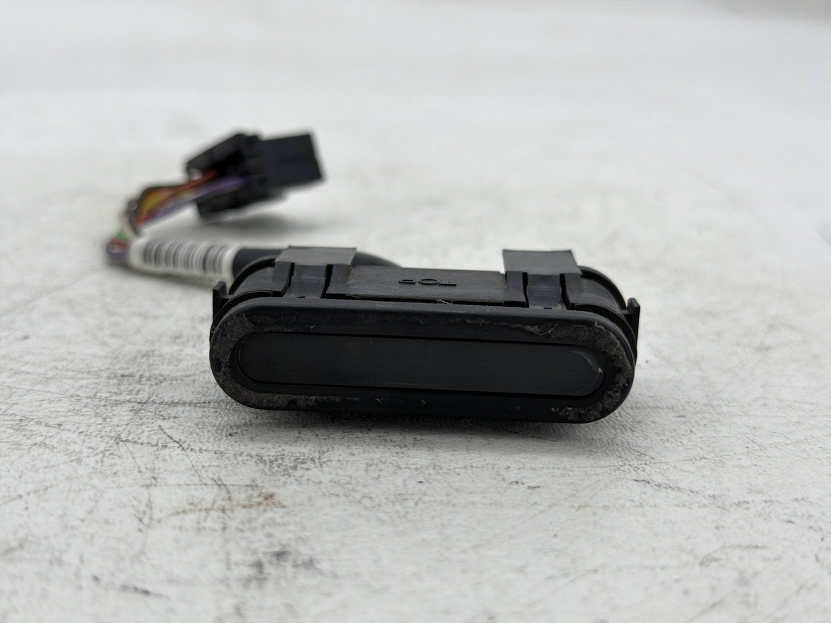 2010 Harley Street Glide Touring FLHX OEM Dash Indicator Lamp Wire Plug In