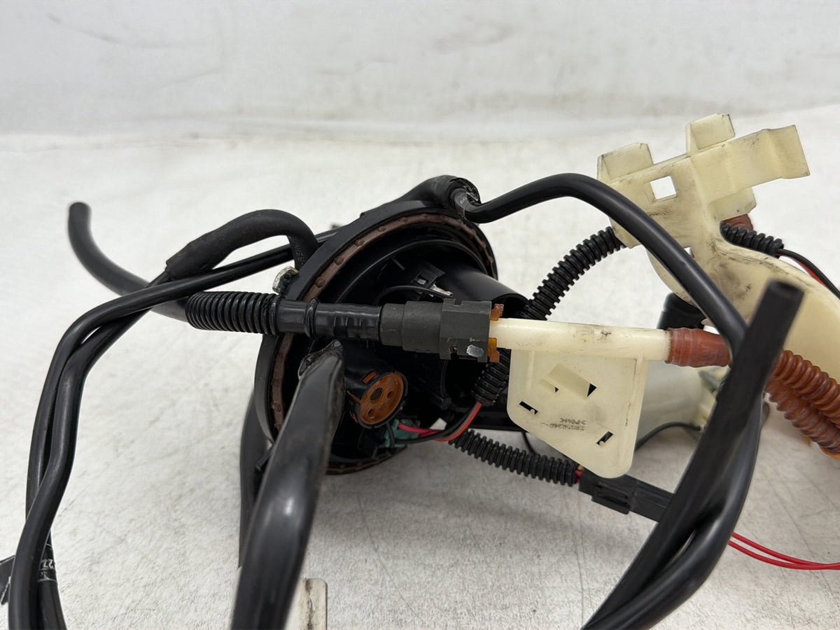 2009 Harley Road Glide Touring FLTR OEM Fuel Pump Gas Gasoline Petrol Sending