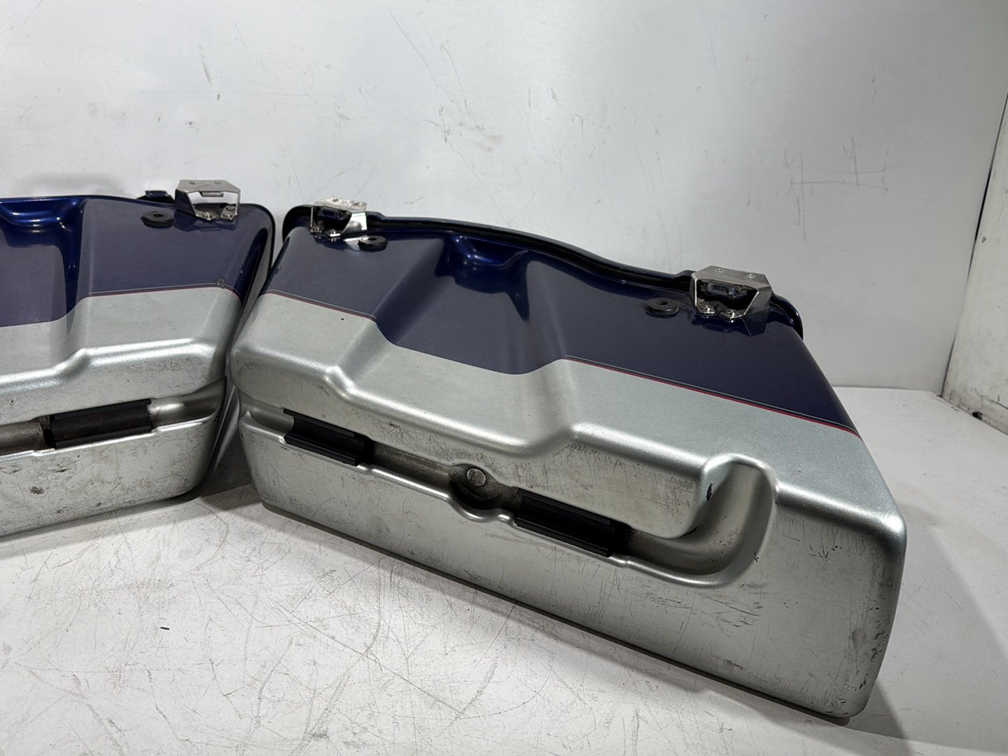 2006 Harley Touring FLHTCI Electra Glide Classic OEM Left Right Saddlebags Luggage NOKey