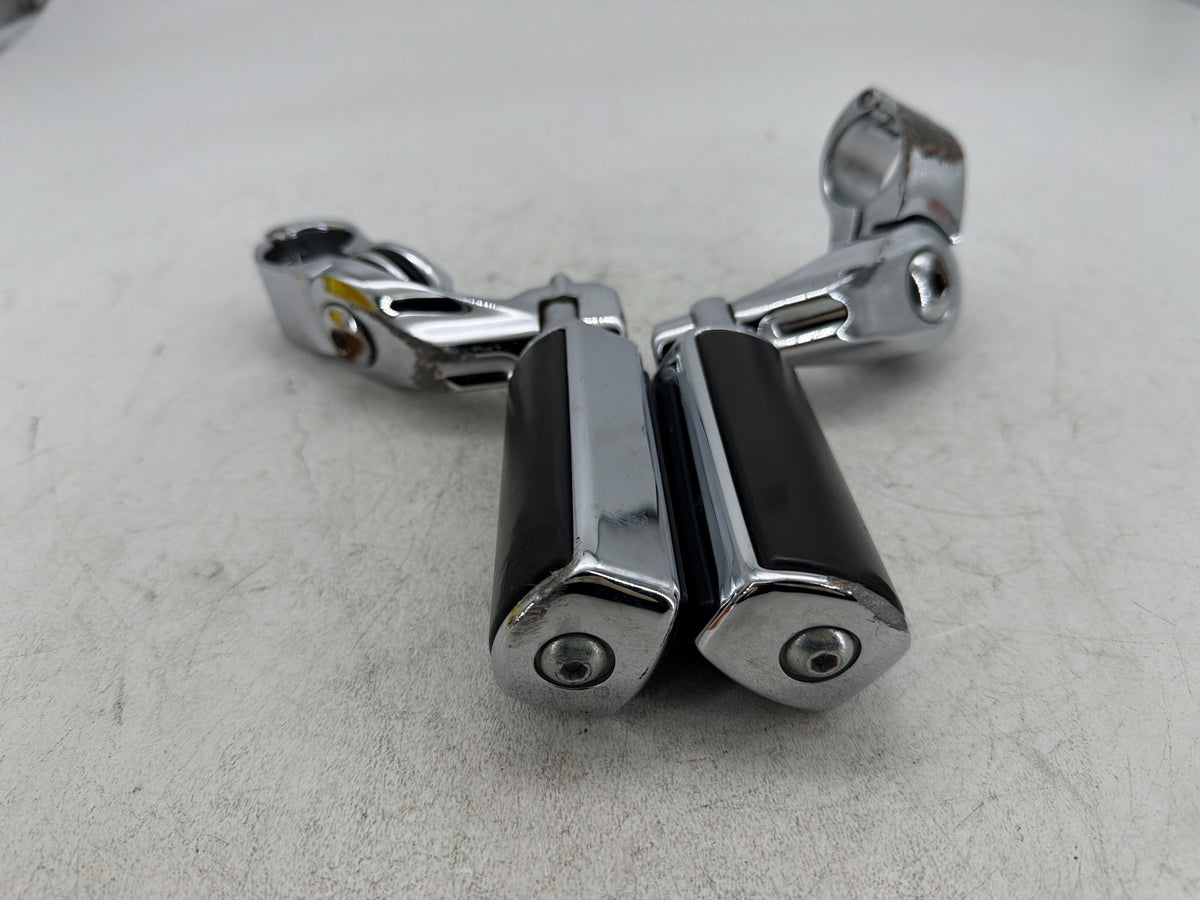 07 Harley Electra Touring CVO Front Right Left Highway Foot Pegs AirFlow Style