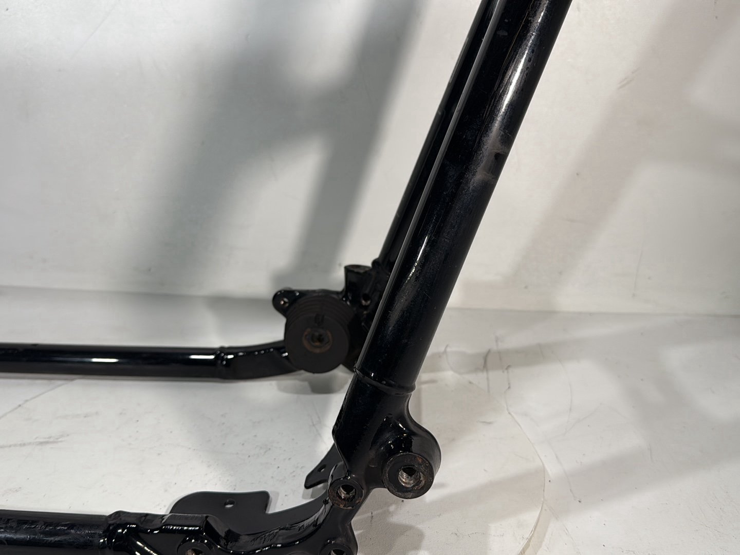 2014 Harley Street Glide Touring FLHXS OEM Body Main Frame Chassis SLVG