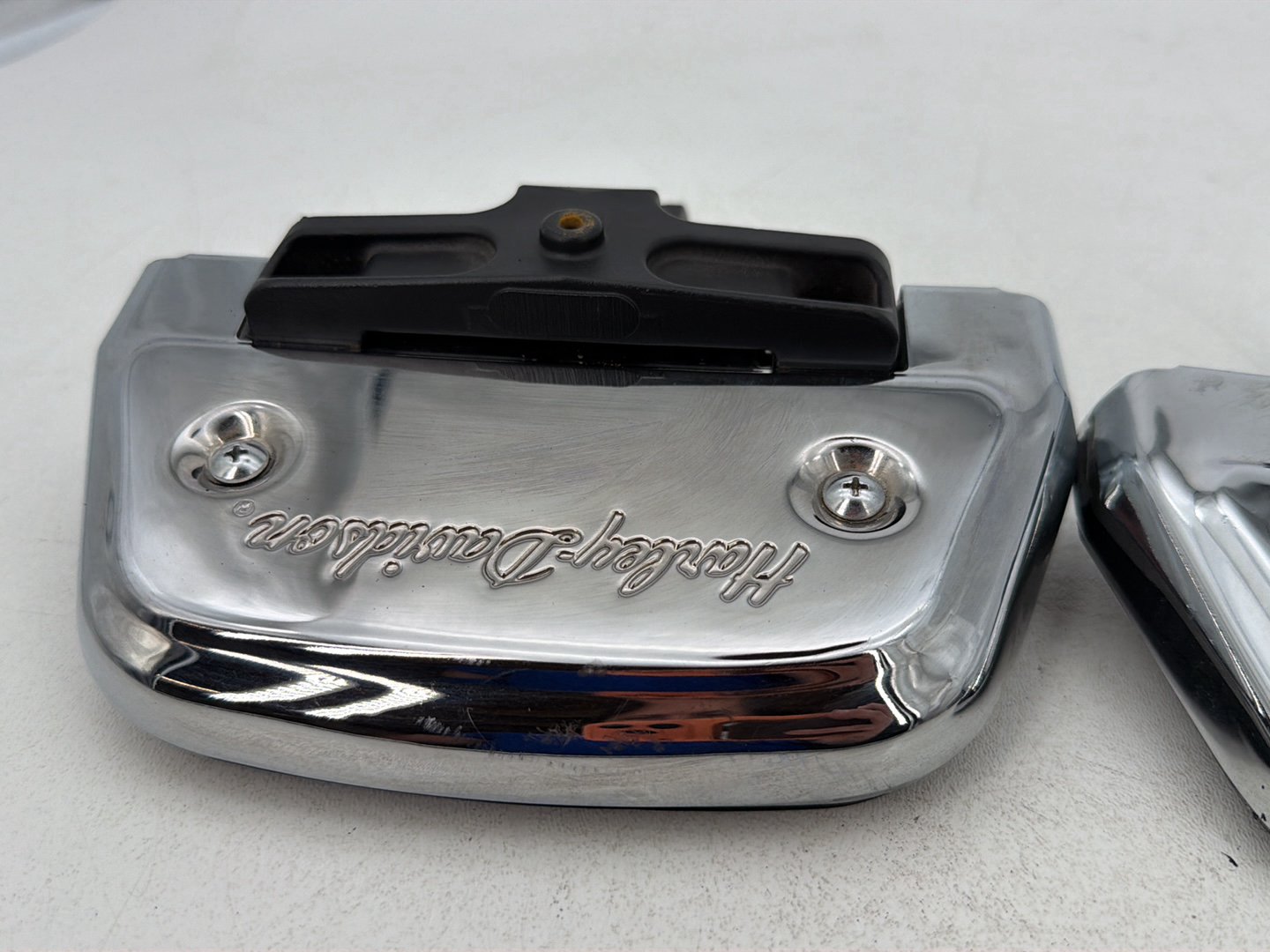 1986 - 1998 Harley-Davidson Softail Heritage Classic Left & Right Passenger Floorboard Foot Rest 50602-89B